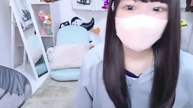 Snapshot of rinochi_ chatting on October 27, 11:28 am rinochi  online show from October 27, 11:28 am