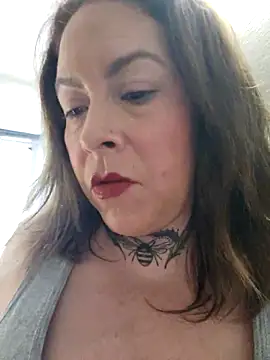 Queenbz1979 online show from October 4, 8:46 pm