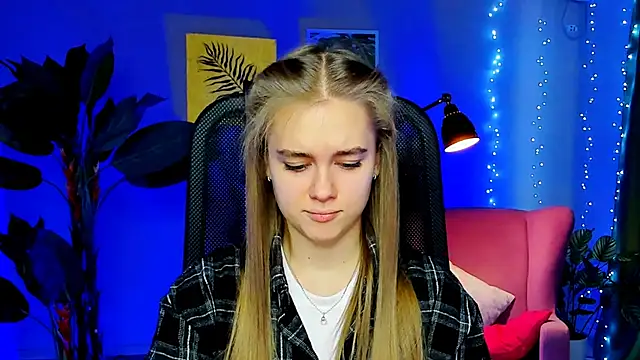 JuneWoods online show from January 14, 8:30 am