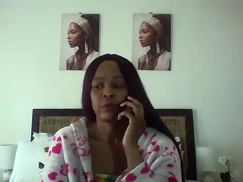 Snapshot of Blacksashaxx chatting on October 6, 9:37 am Blacksashaxx online show from October 6, 9:37 am