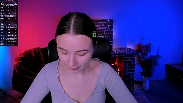 leslie bird online show from December 17, 11:58 am