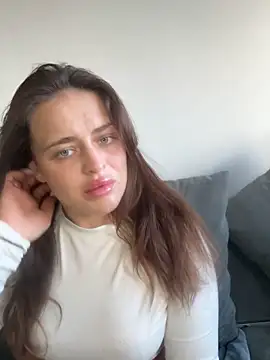 Roxy 30 online show from November 14, 2:17 pm