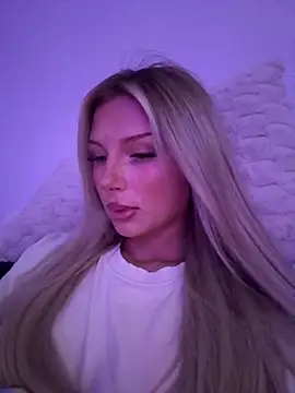 blondeeee online show from April 27, 4:48 pm