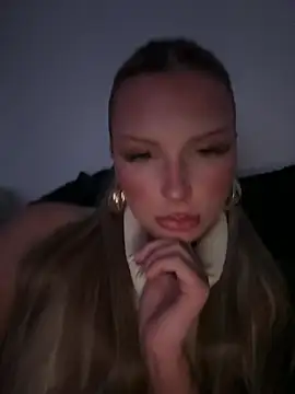 blondeeee online show from February 20, 5:25 pm