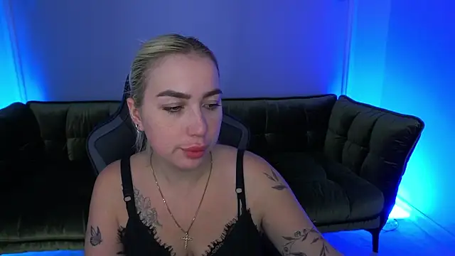 Snapshot of MariellaVi chatting on September 30, 6:52 am MariellaVi online show from September 30, 6:52 am