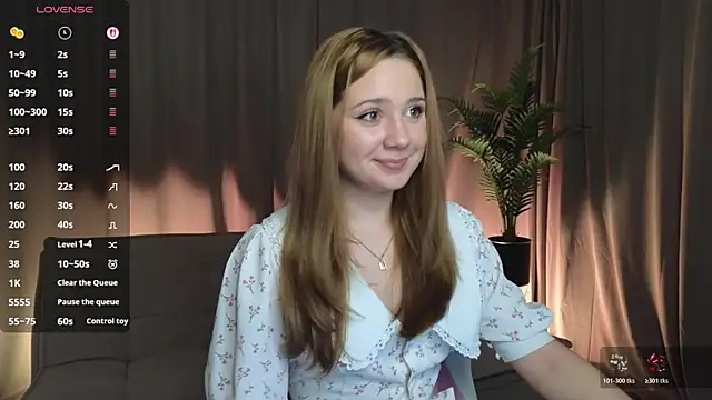 KariDollar online show from April 6, 8:32 pm