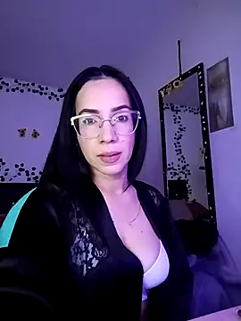 YaraDuartee online show from October 23, 9:54 pm