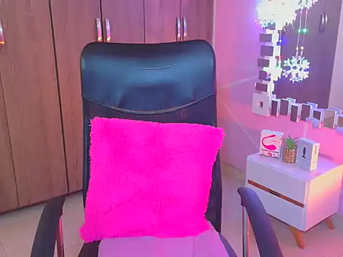 CuteFlame online show from March 22, 11:00 pm