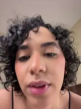 Capricho 01 online show from October 11, 12:30 pm