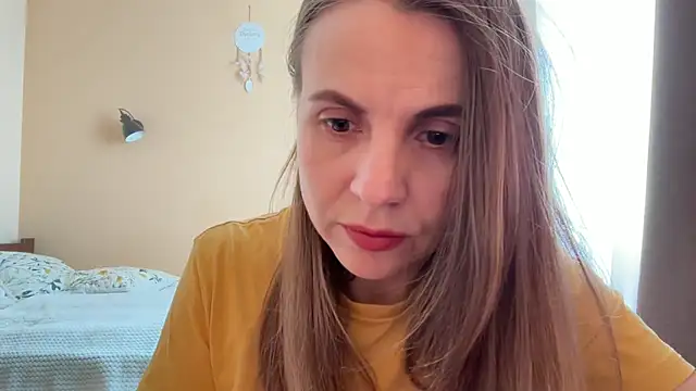 AnnieLove7722 online show from May 11, 8:16 am