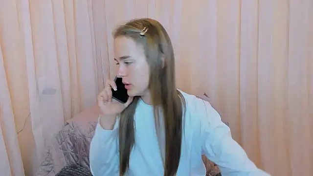 LilMary  online show from November 26, 7:31 am