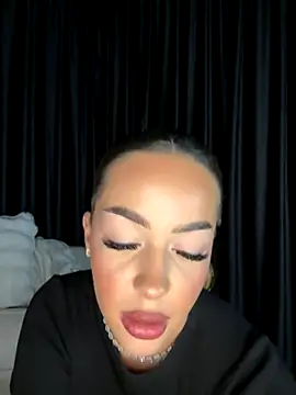 Snapshot of xJuliaax chatting on September 27, 7:32 pm xJuliaax online show from September 27, 7:32 pm