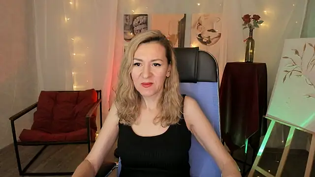 DonnaSmitth online show from February 4, 6:44 pm