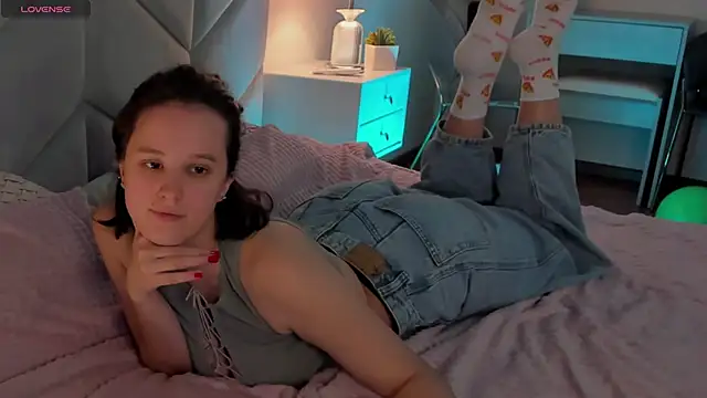 Snapshot of Violet_Ferguson chatting on October 5, 11:37 am Violet Ferguson online show from October 5, 11:37 am