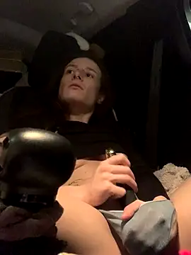 GoldenPussy1329 online show from January 7, 10:35 pm