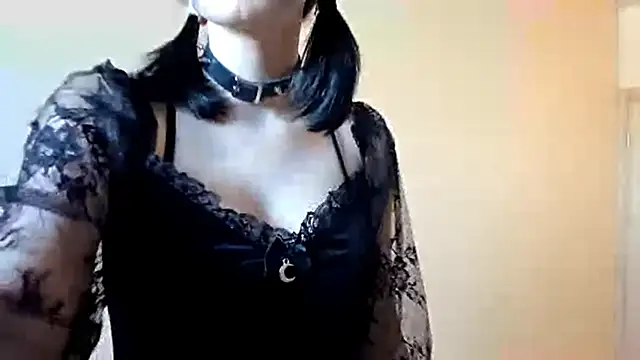 Beeping Creature online show from March 24, 12:54 pm