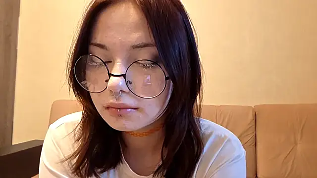 Beeping Creature online show from April 19, 11:54 am