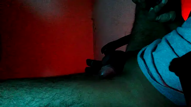 highinhtxx online show from February 14, 5:53 am