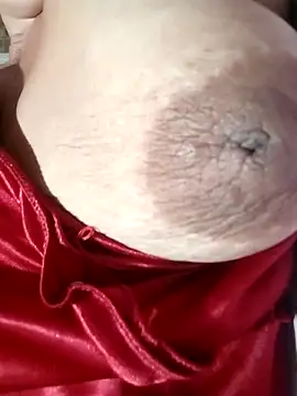 Hotmommax online show from December 3, 9:06 pm