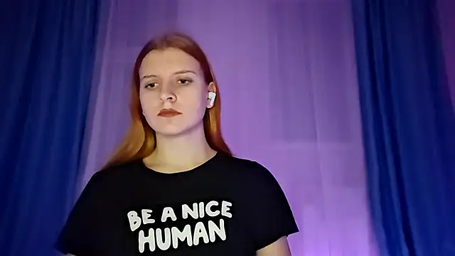 LynteriLain online show from November 5, 7:52 pm