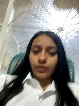 Snapshot of miluwatson chatting on October 5, 1:54 am miluwatson online show from October 5, 1:54 am