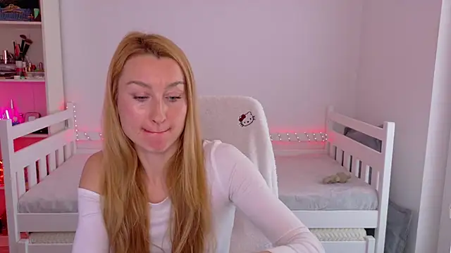 MysticRoxanne online show from January 7, 1:58 pm