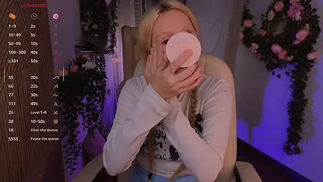 kitten murray  online show from November 9, 5:36 am