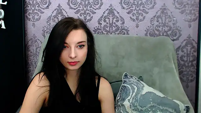 DominantLuna online show from April 30, 5:40 pm