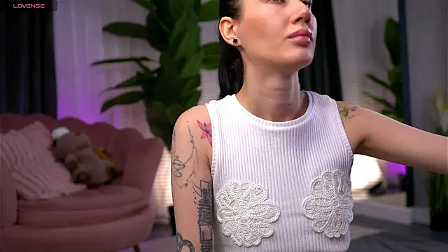 SerenaVelour online show from November 29, 2:21 pm