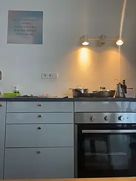 MiraLuna online show from December 3, 9:44 am