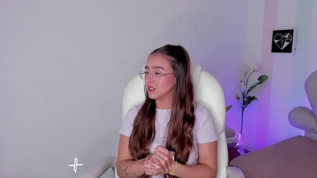 Snapshot of scarlett_rose_1 chatting on October 14, 1:14 pm scarlett rose 1 online show from October 14, 1:14 pm
