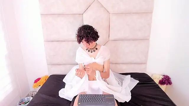 Scaarlett 22  online show from October 22, 5:51 pm