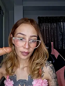 julieta444  online show from May 14, 9:31 pm