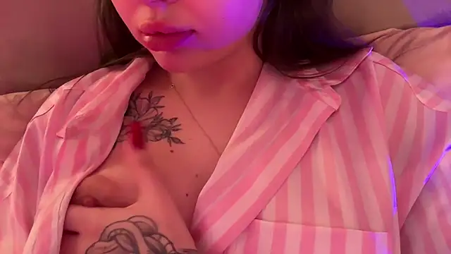 AlmaryKim online show from April 8, 9:17 pm