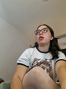 Snapshot of annyaparis chatting on October 3, 4:17 am annyaparis online show from October 3, 4:17 am