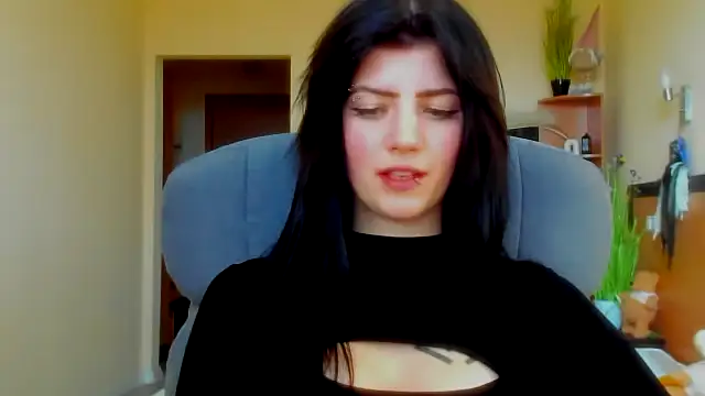 Snapshot of Miamoora chatting on October 26, 12:33 pm Miamoora online show from October 26, 12:33 pm