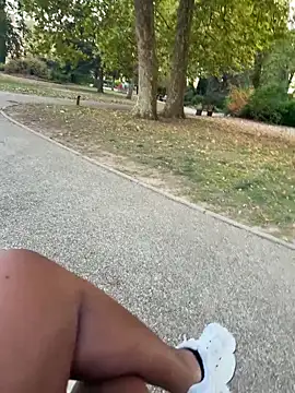 nanaisbackk online show from October 13, 4:09 pm