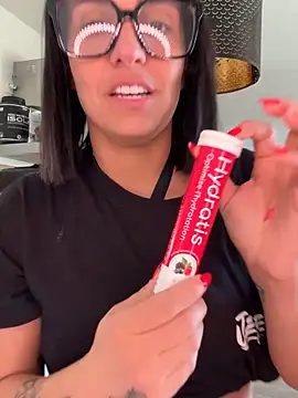 LaPetiteKim online show from February 9, 1:02 pm