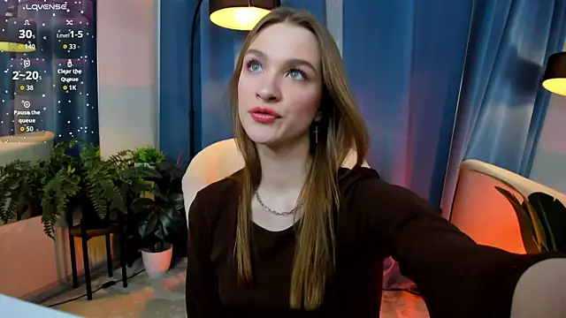 PollyMayer online show from April 3, 9:02 pm