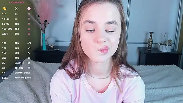 JinnyMcie online show from March 19, 8:18 am