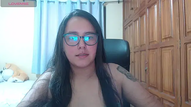 Venus cat  online show from January 9, 7:35 am