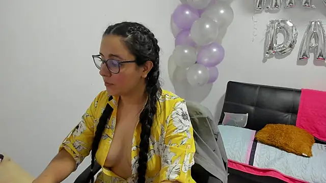 Venus cat  online show from November 12, 1:25 am