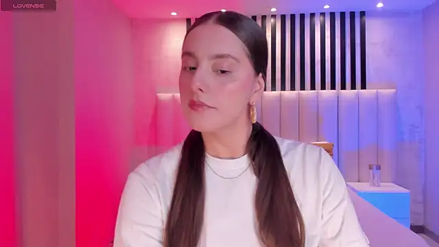 ZoeyWalker  online show from November 7, 11:49 am