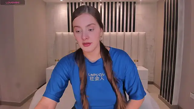 ZoeyWalker  online show from November 8, 1:27 pm