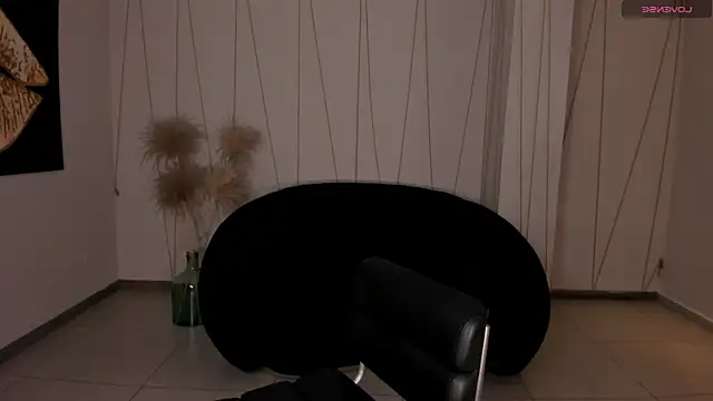 EmilyJohnsonX1 online show from November 27, 4:48 am