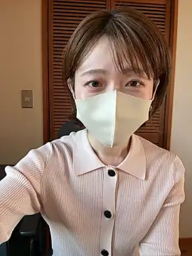 Snapshot of momo_yuipu chatting on October 9, 1:54 am momo yuipu online show from October 9, 1:54 am