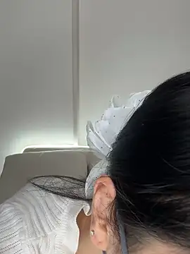 hana-08787- online show from March 2, 9:53 pm