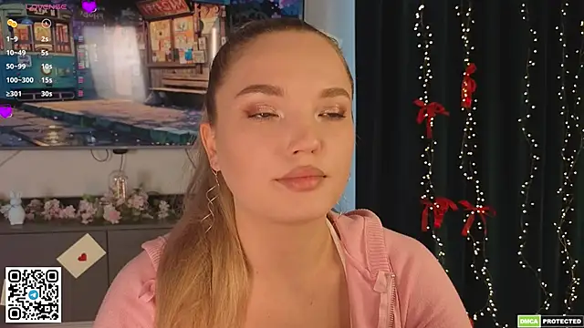 JulieLupo online show from April 11, 7:03 am