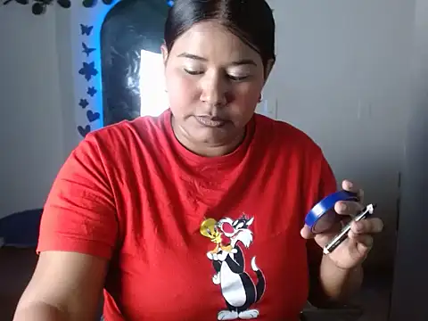 Ebony luna online show from April 17, 1:24 pm