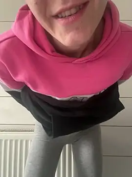 pleasedontpressaredburton online show from October 16, 7:33 am